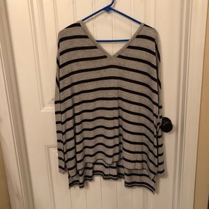MEDIUM EXPRESS LIGHTWEIGHT SWING TUNIC SWEATER